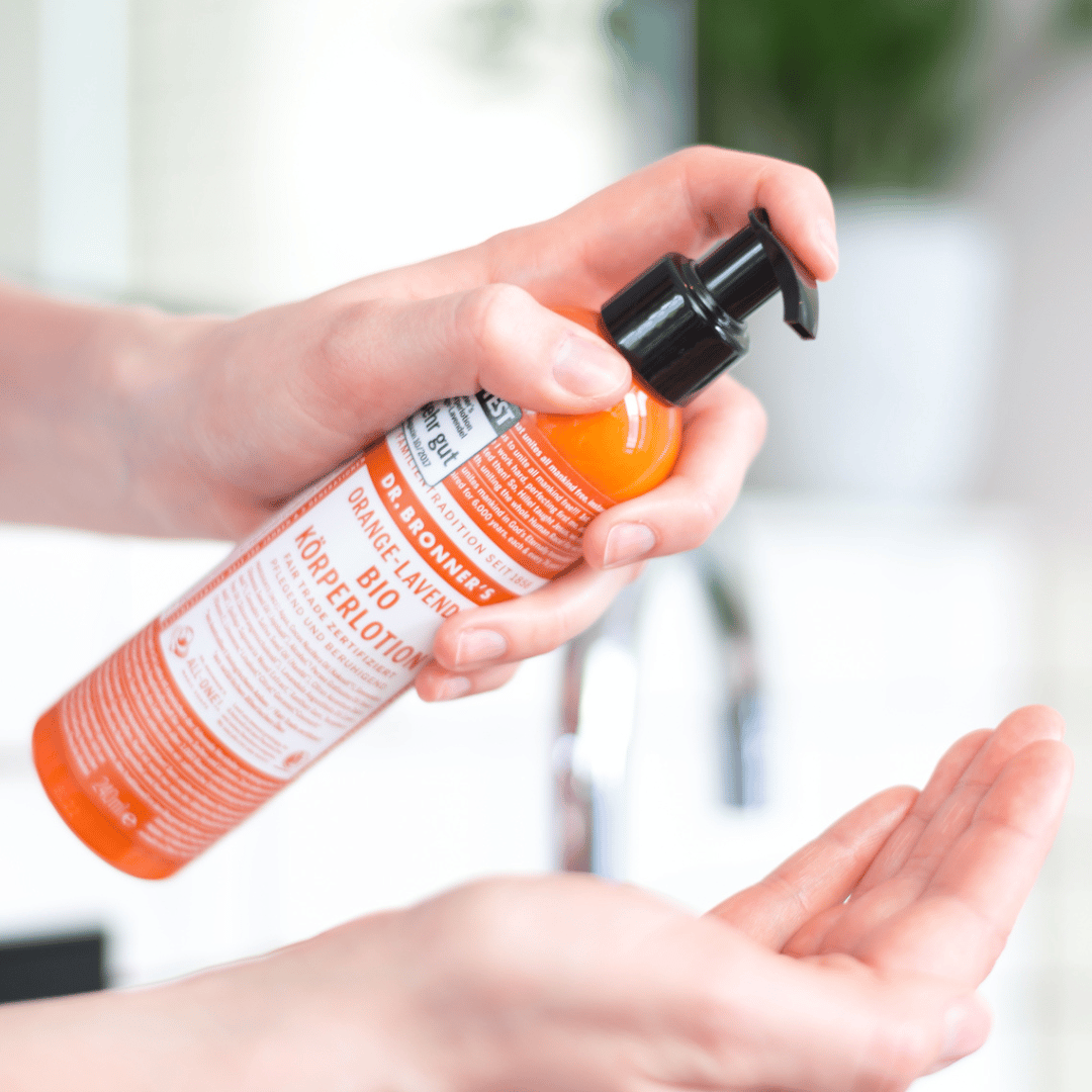 08KL12-OL_Dr. Bronner’s_Bio Körperlotion Orange-Lavendel_240ml_2.png 08KL12-OL_Dr. Bronner’s_Bio Körperlotion Orange-Lavendel_240ml_2.png