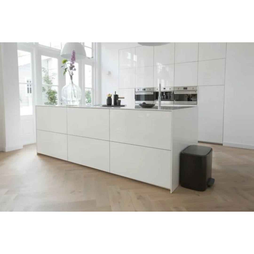 16-10682_brabantia_Bo Treteimer 11l+23l_Mattschwarz_3 16-10682_brabantia_Bo Treteimer 11l+23l_Mattschwarz_3