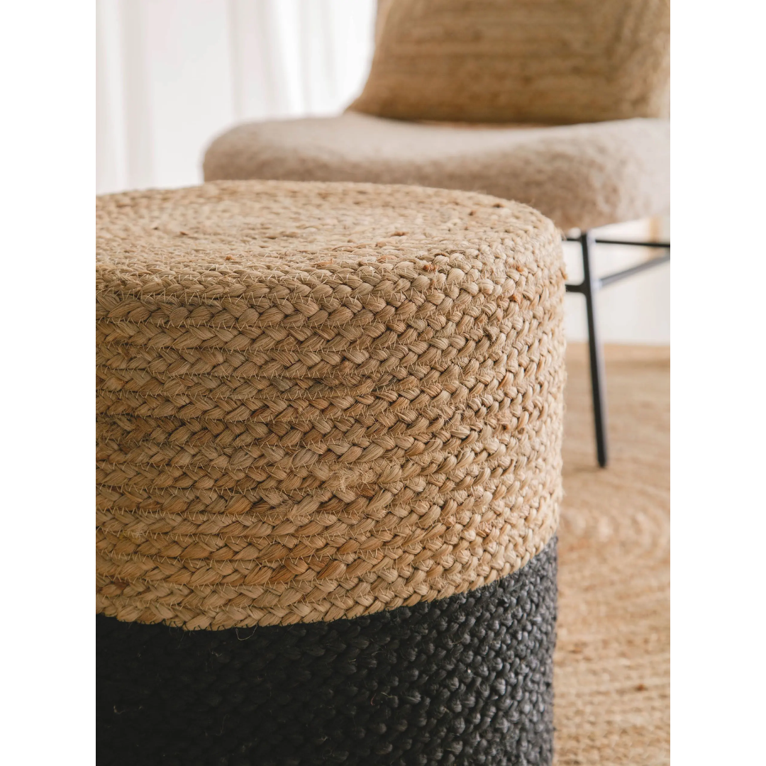 16-11086_Benuta_Handgefertigter Jute-Pouf Jutta Hellbraun Schwarz_Hellbraun Schwarz_3 16-11086_Benuta_Handgefertigter Jute-Pouf Jutta Hellbraun Schwarz_Hellbraun Schwarz_3