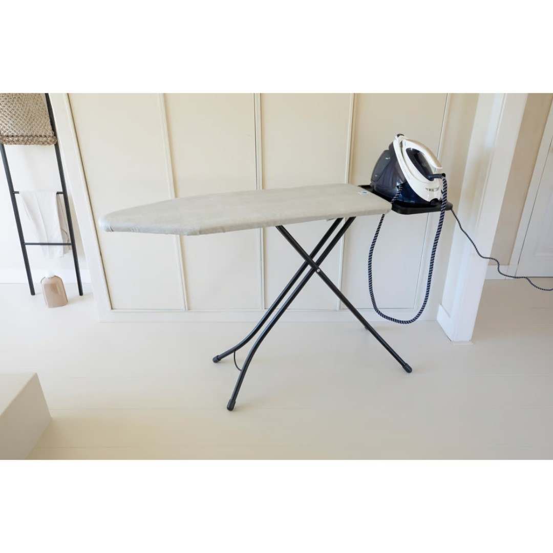 16-13579_Brabantia_Streckmetall-Bügeltisch GrC 124 x 45 cm_Hellgrau_8 16-13579_Brabantia_Streckmetall-Bügeltisch GrC 124 x 45 cm_Hellgrau_8