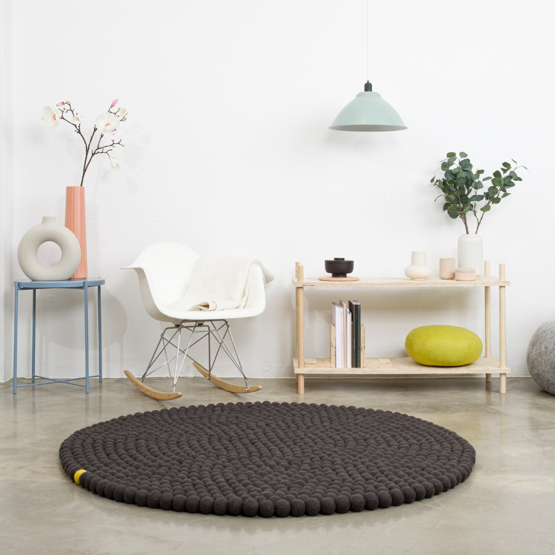 16-14900_myfelt_Big One Filzkugelteppich Rund_Anthrazit_3 16-14900_myfelt_Big One Filzkugelteppich Rund_Anthrazit_3