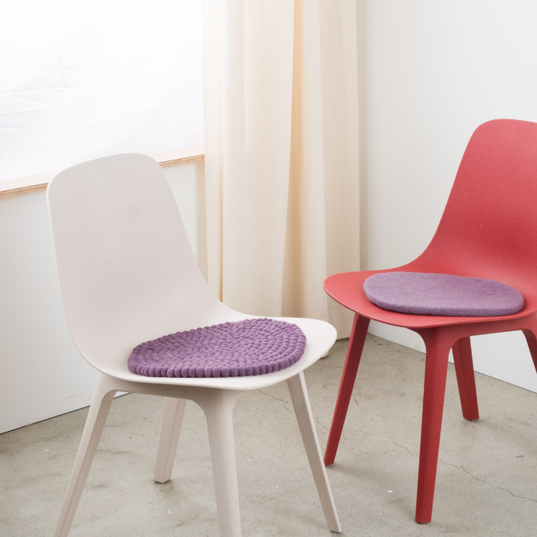 16-15498_myfelt_New Colours Flache Sitzauflage rund_Violett_3 16-15498_myfelt_New Colours Flache Sitzauflage rund_Violett_3