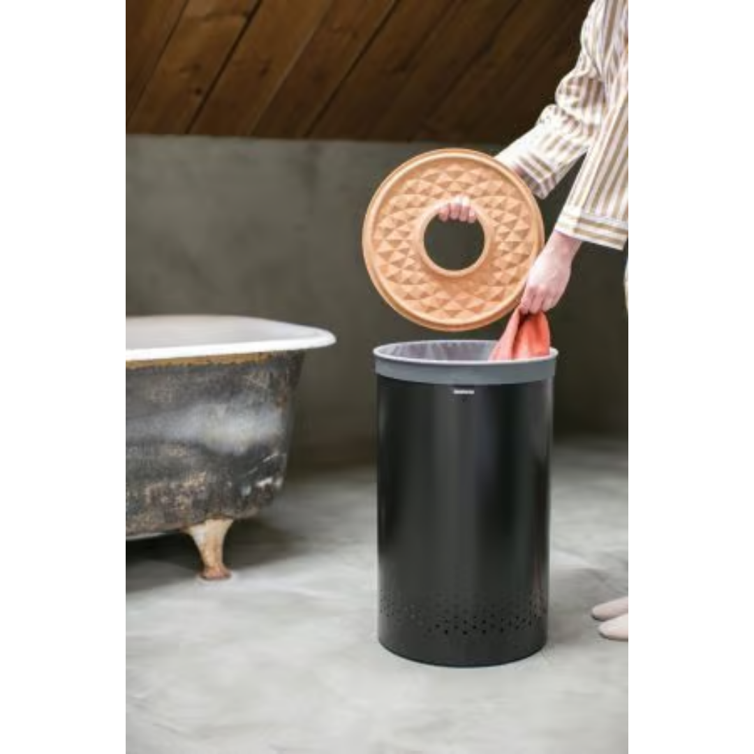 16-16962_Brabantia_Wäschekorb 60L mit Korkdeckel_Mattschwarz_3 16-16962_Brabantia_Wäschekorb 60L mit Korkdeckel_Mattschwarz_3