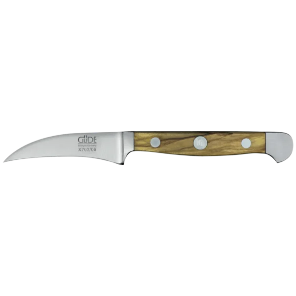 Ein Bild aus dem Taiga Store von taiga.green. Kleines Schälmesser mit gebogener Klinge, einem polierten Holzgriff und drei Metallnieten. Die Klinge ist mit der Marke Güde und der Modellnummer X703/06 graviert. Jetzt bestellen im Eco Shop von www.taiga.green. Hier nachhaltig einkaufen mit dem Taiga Eco Rating
